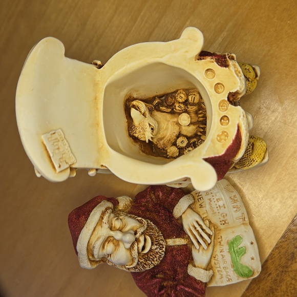 Harmony Kingdom "Jingle Bell Rock" Santa in Rocking Chair Figurine - Picture 6 of 16